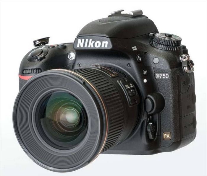 Appareil photo plein format Nikon D750