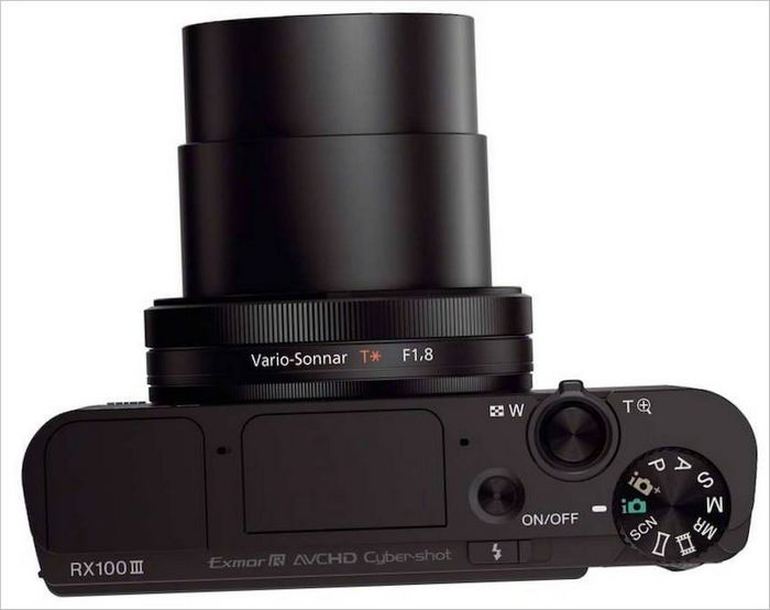 Sony Cyber-Shot DSC-RX100 M3 : Vue de dessus avec l'objectif sorti
