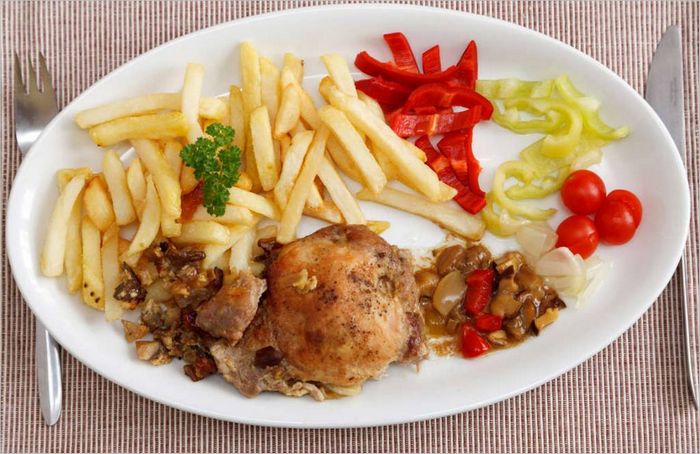 Viande et légumes - cuits dans un autocuiseur