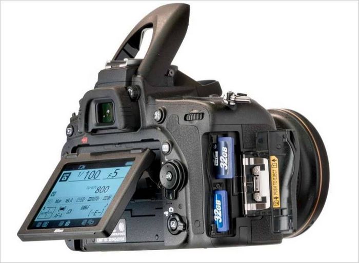 Appareil photo reflex Nikon D750 - cartes mémoire