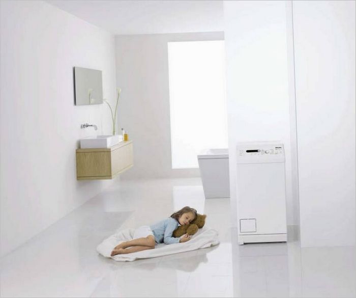 La machine à laver et le bébé