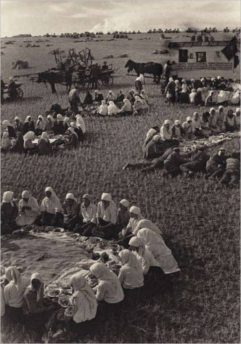 Déjeuner sur le terrain. 1934