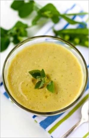 Soupe à la purée de courgette