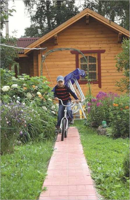 Garçon à vélo