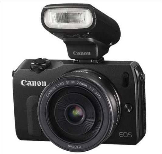 L'appareil photo compact CANON EOS M