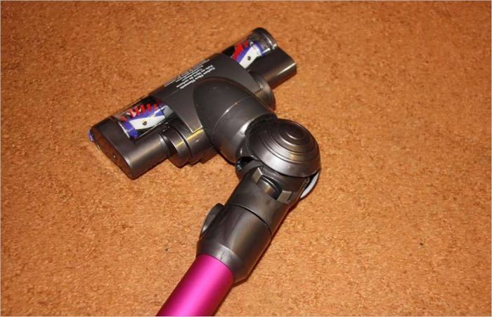 Aspirateur sans fil DYSON Digital Slim DC45 Up Top - la brosse
