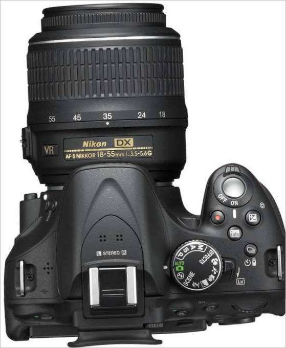 Appareil photo reflex Nikon D5200 - vue d'en haut